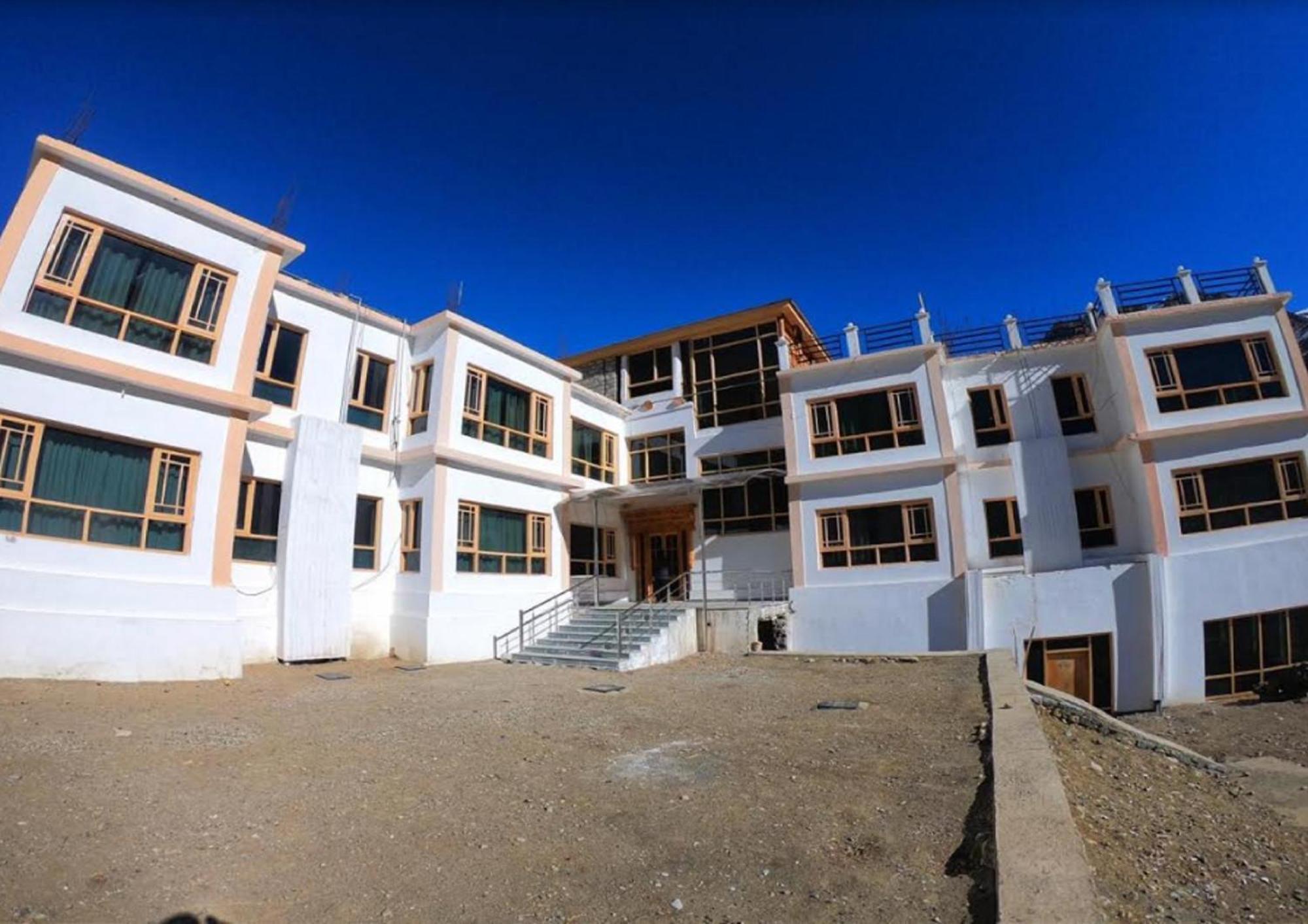The Nun-Kun Residency Kargil Hotel Exterior photo